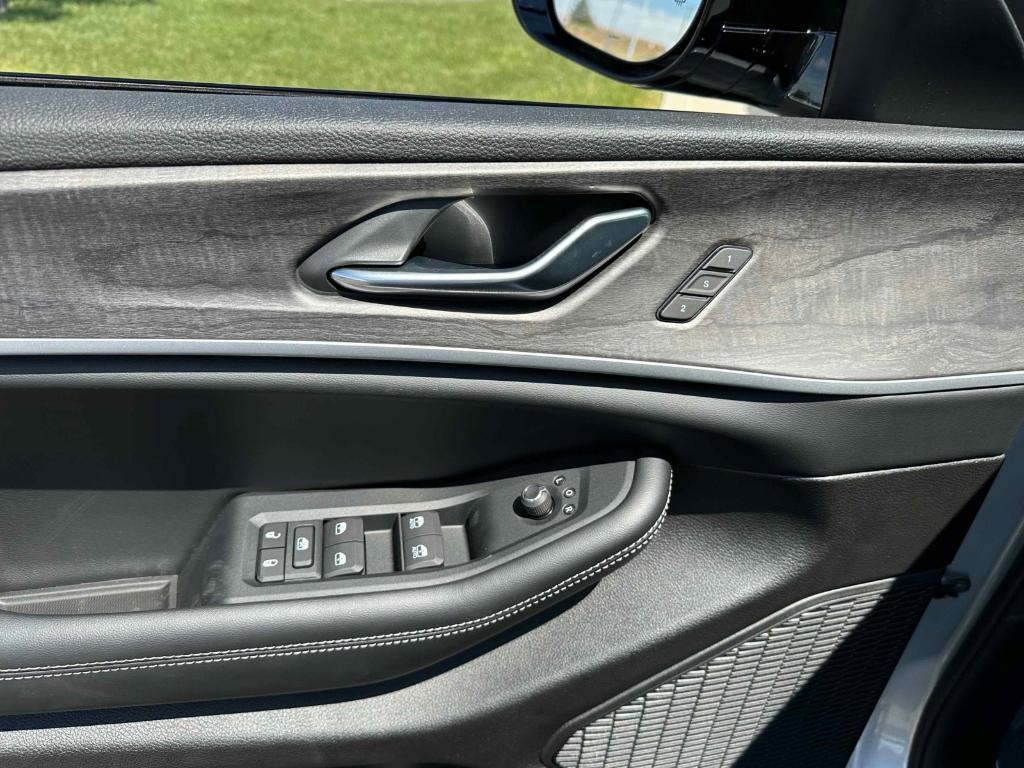 new 2025 Jeep Grand Cherokee L car, priced at $44,667