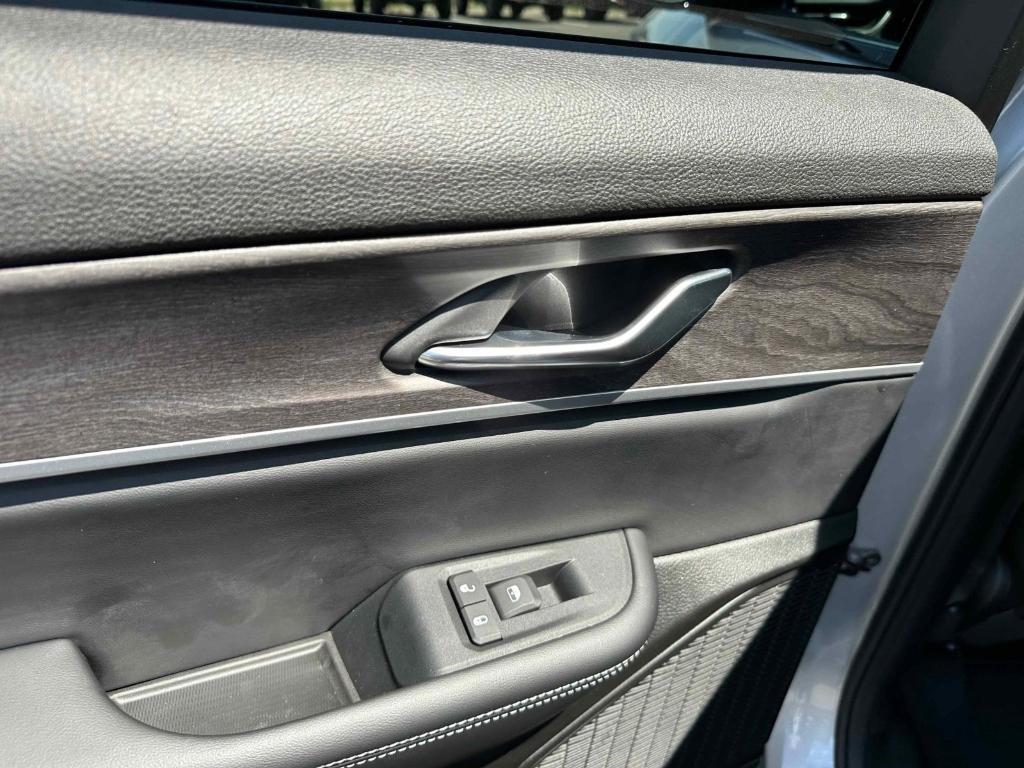 new 2025 Jeep Grand Cherokee L car, priced at $44,667