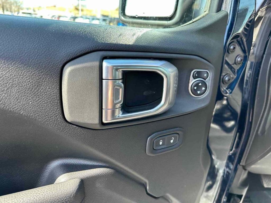 new 2025 Jeep Wrangler car, priced at $90,698