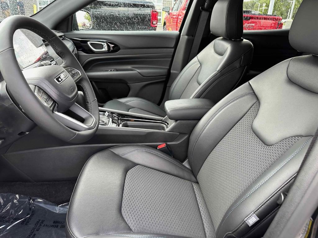 new 2025 Jeep Compass car, priced at $35,365
