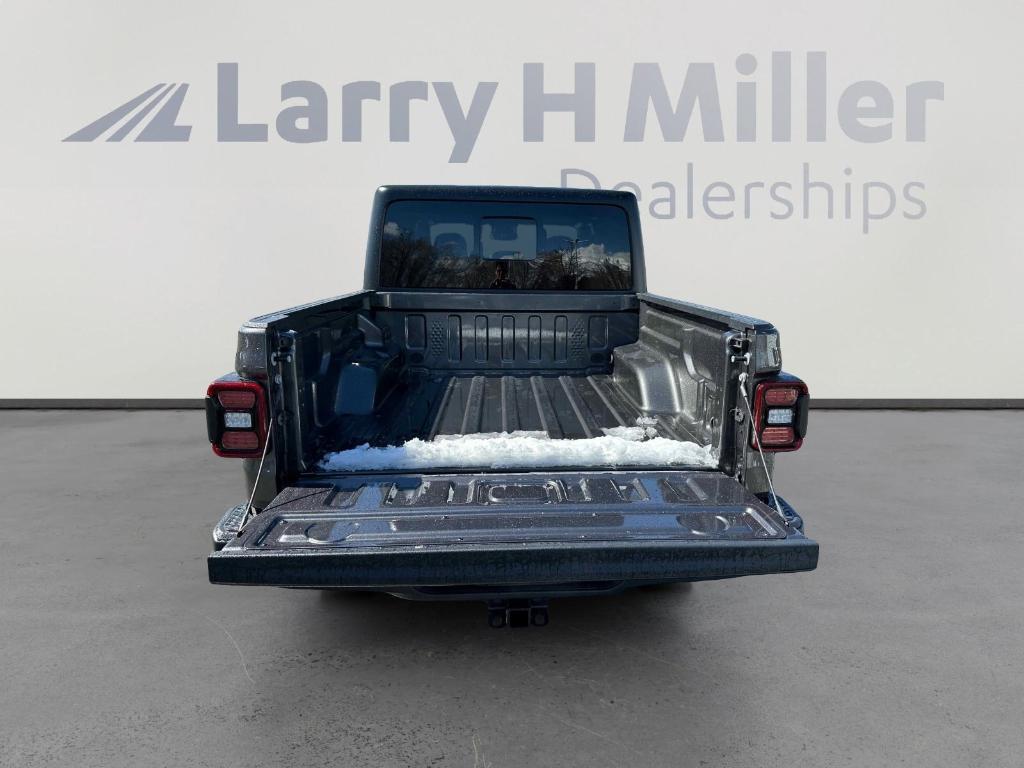 new 2025 Jeep Gladiator car, priced at $46,493