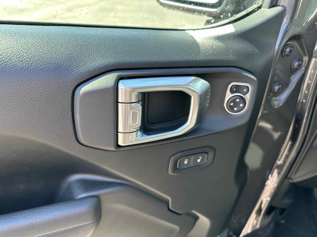 new 2025 Jeep Gladiator car, priced at $46,493
