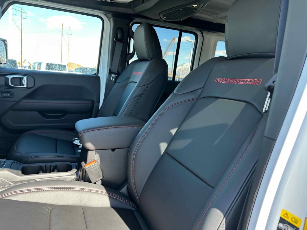 new 2025 Jeep Wrangler car, priced at $61,743