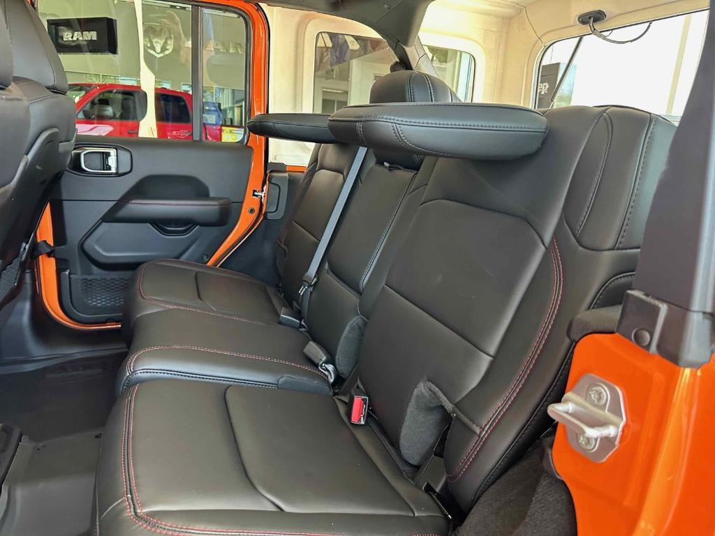 new 2025 Jeep Wrangler car, priced at $59,733