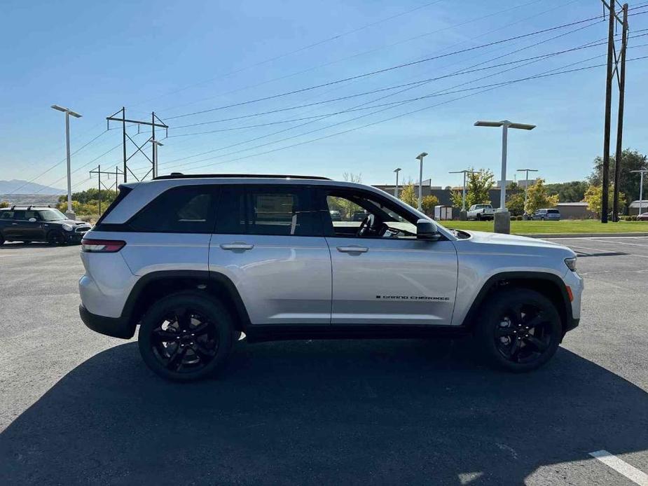 new 2025 Jeep Grand Cherokee car, priced at $47,401