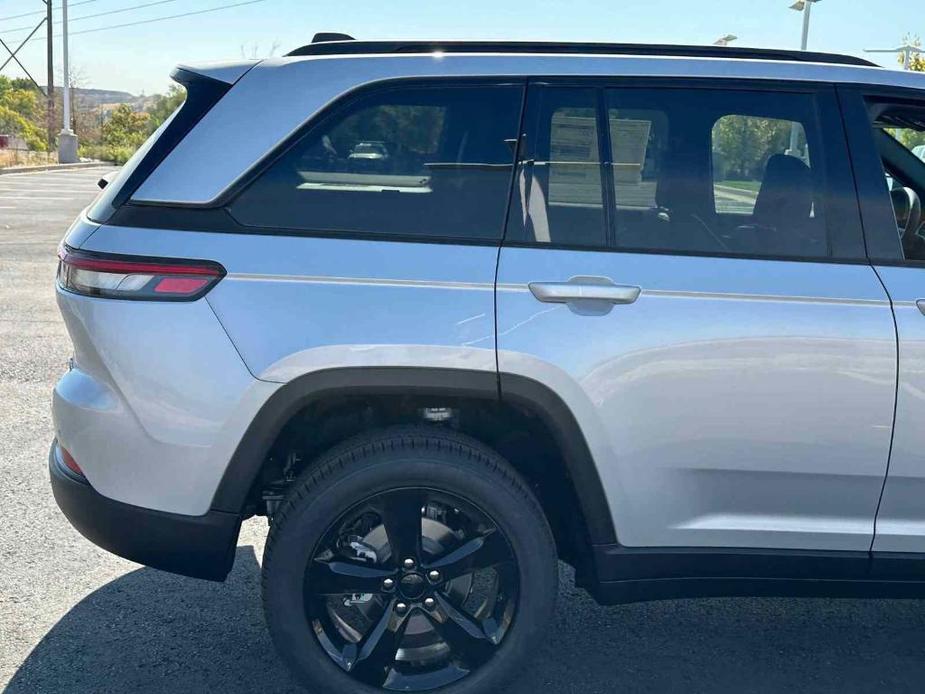 new 2025 Jeep Grand Cherokee car, priced at $47,401