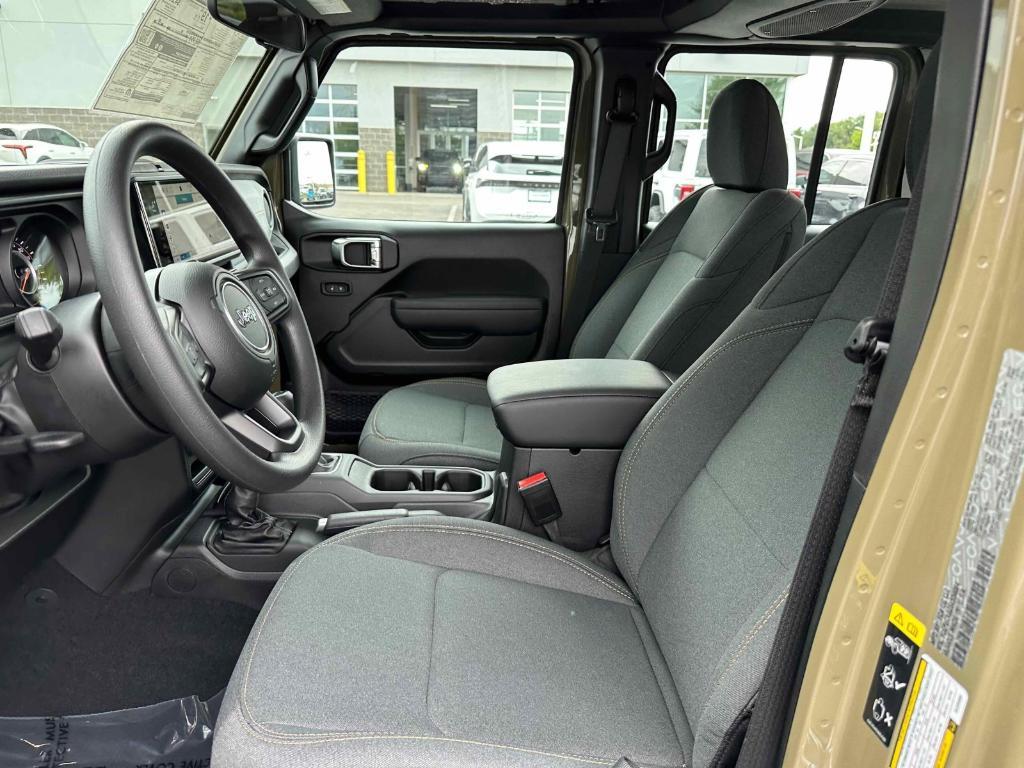 new 2025 Jeep Gladiator car, priced at $39,356