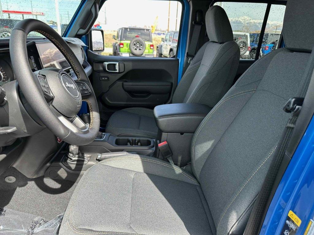 new 2025 Jeep Gladiator car, priced at $51,480