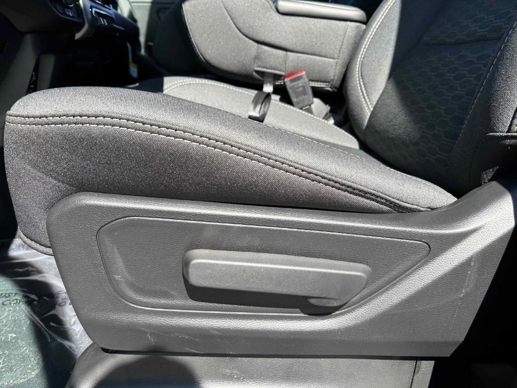 new 2025 Ram 1500 car, priced at $48,061