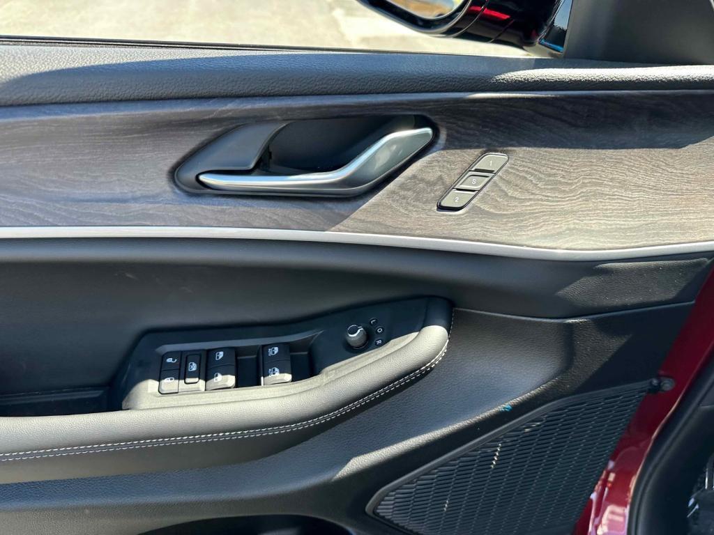 new 2025 Jeep Grand Cherokee car, priced at $43,897