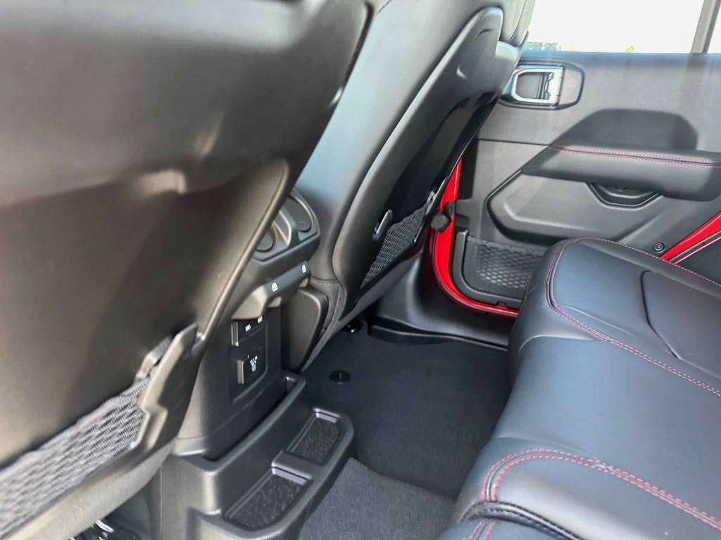 new 2025 Jeep Wrangler car, priced at $62,433