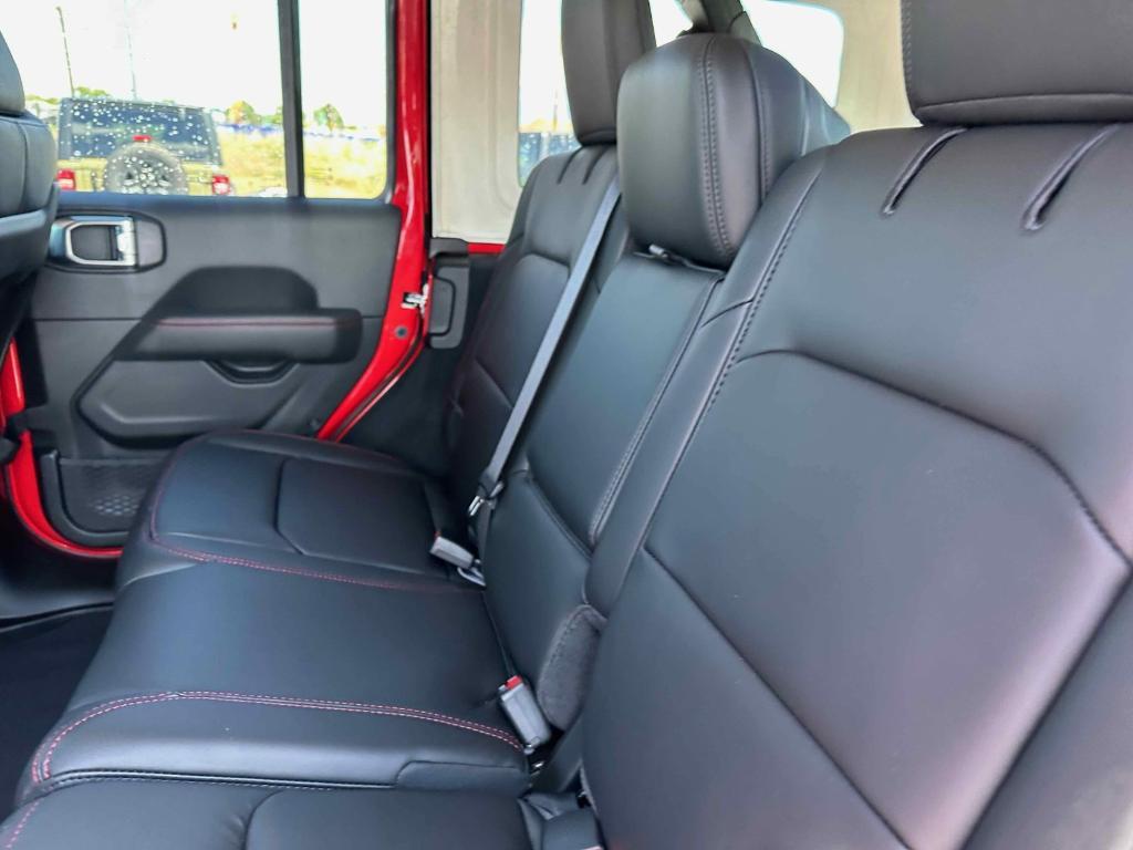 new 2025 Jeep Wrangler car, priced at $62,433