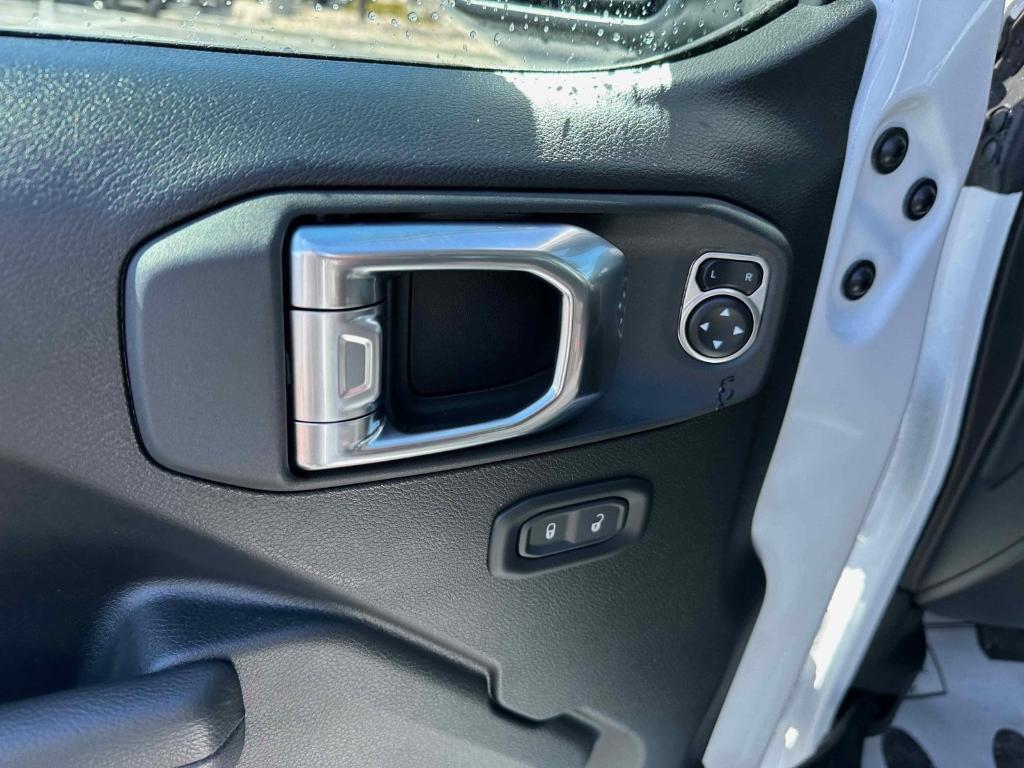 new 2025 Jeep Wrangler car, priced at $61,005