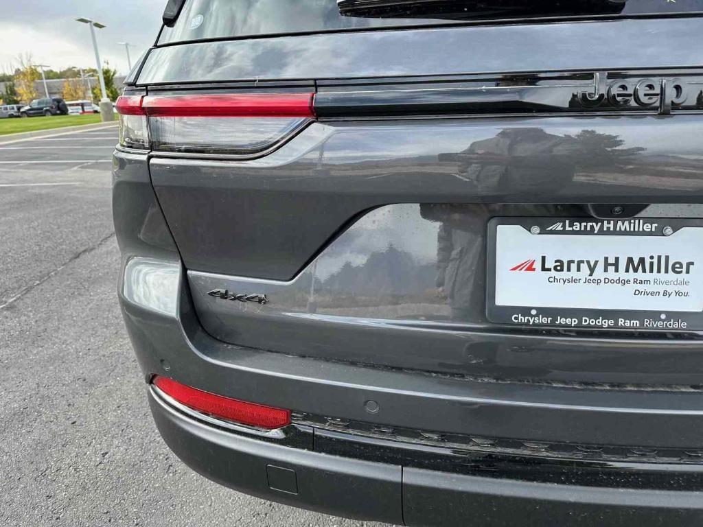 new 2025 Jeep Grand Cherokee car, priced at $40,775