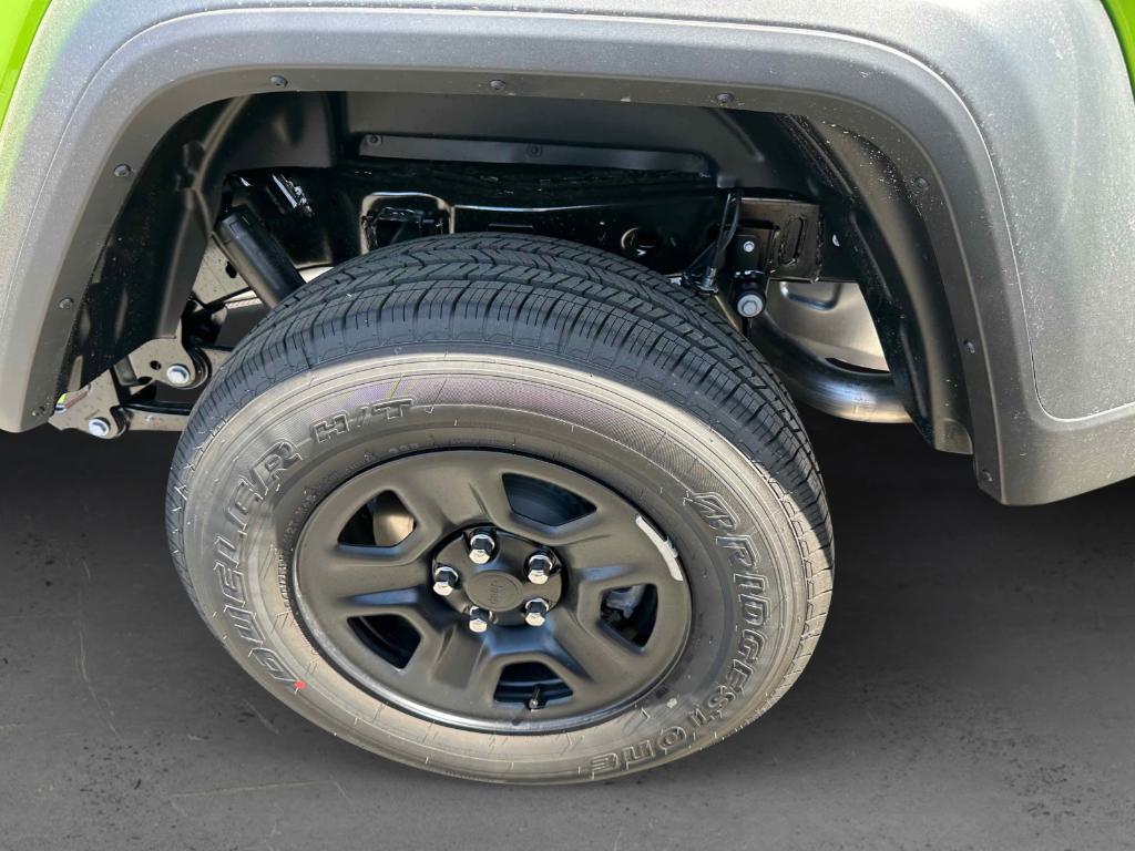 new 2025 Jeep Gladiator car, priced at $39,623