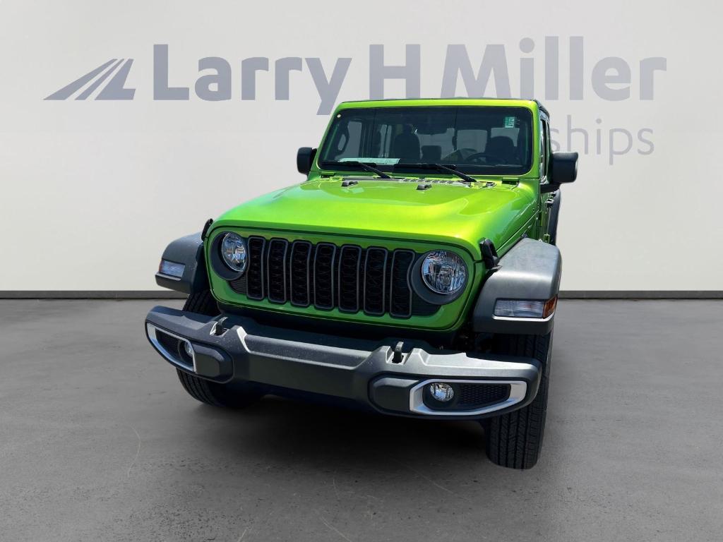 new 2025 Jeep Gladiator car, priced at $39,623