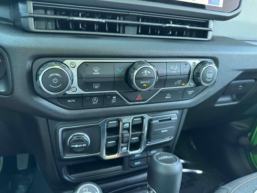 new 2025 Jeep Gladiator car, priced at $39,623