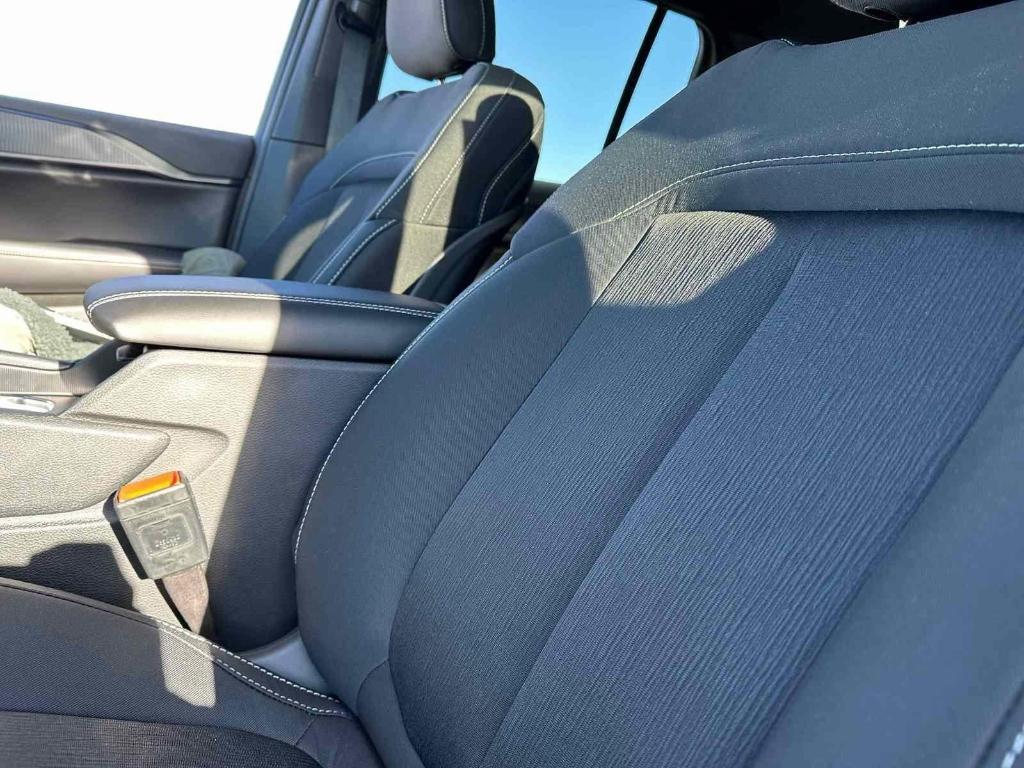 new 2025 Jeep Grand Cherokee car, priced at $43,965