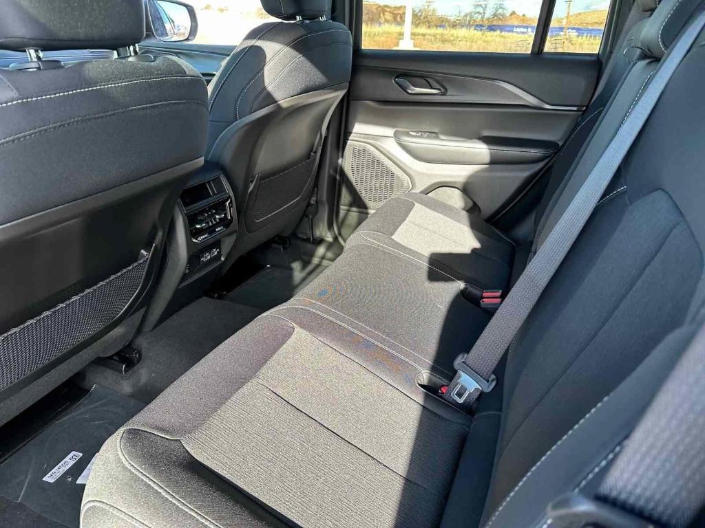 new 2025 Jeep Grand Cherokee car, priced at $43,965