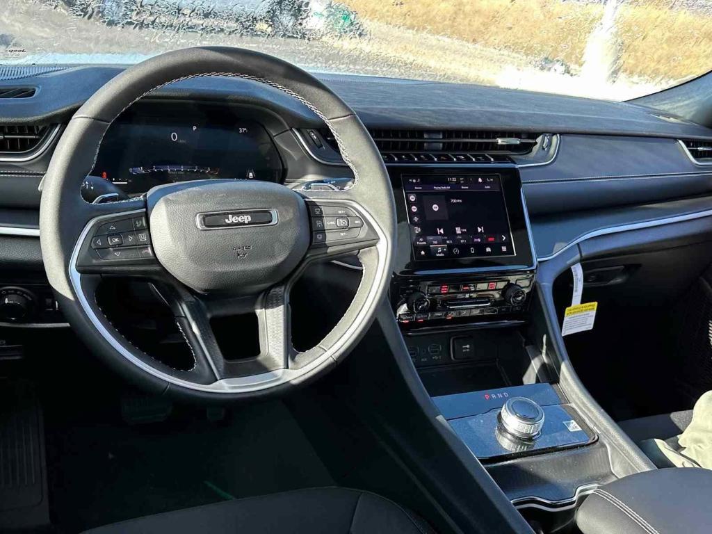 new 2025 Jeep Grand Cherokee car, priced at $43,965