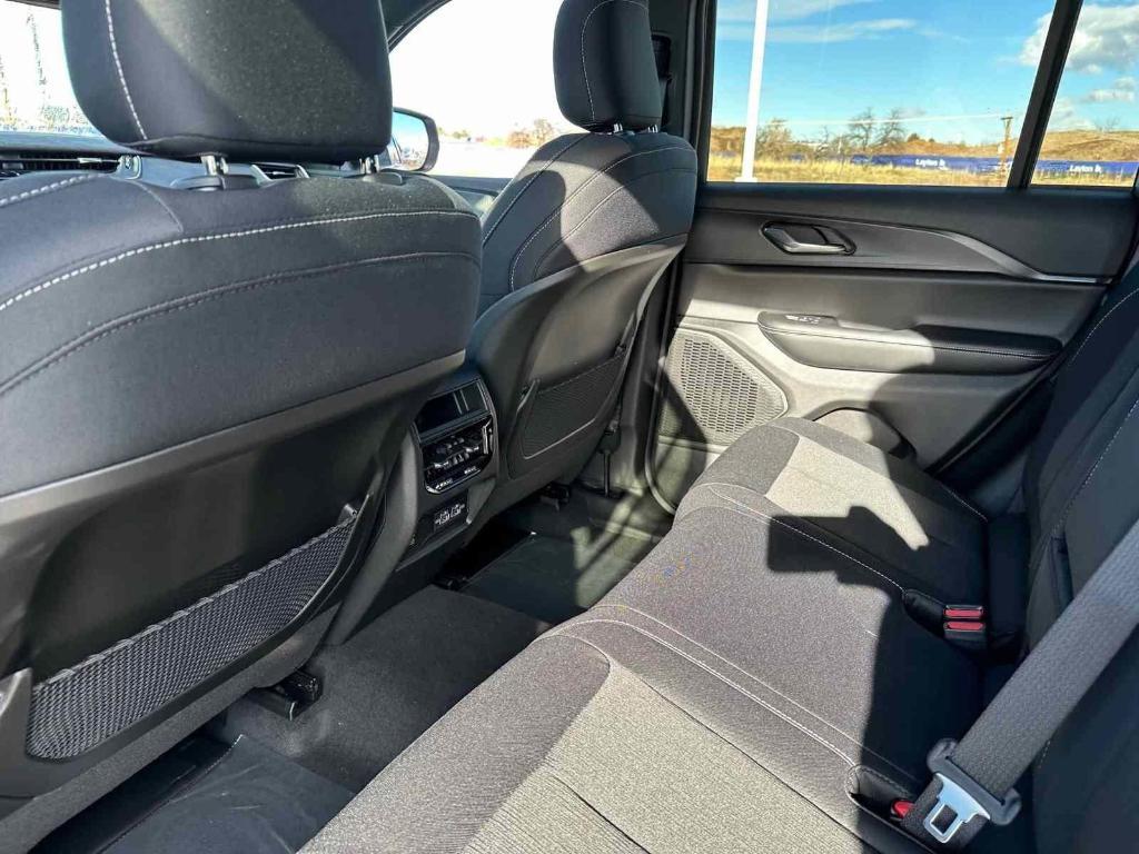 new 2025 Jeep Grand Cherokee car, priced at $43,965