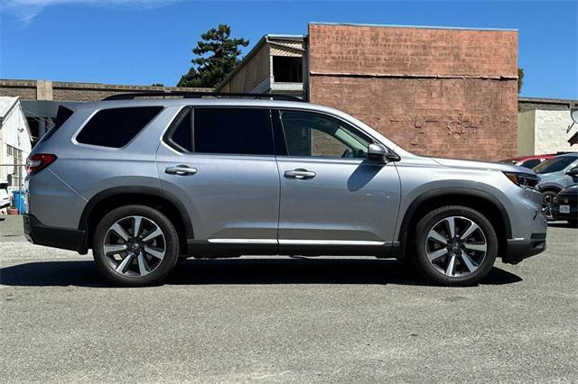 new 2025 Honda Pilot car, priced at $48,595