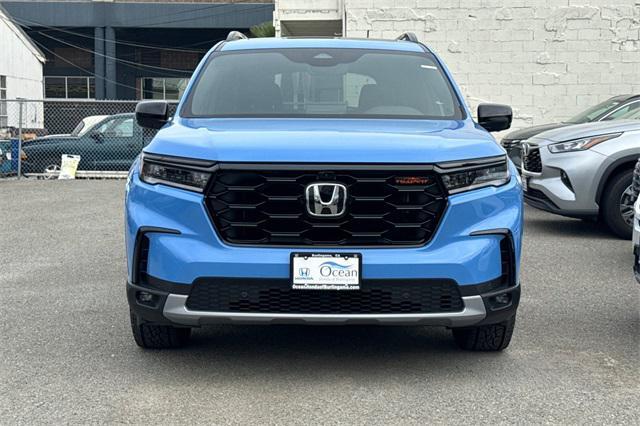 new 2025 Honda Pilot car, priced at $51,305
