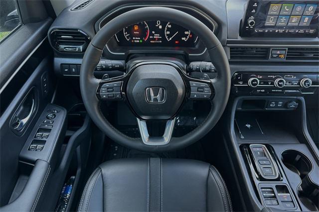 new 2025 Honda Pilot car, priced at $47,050