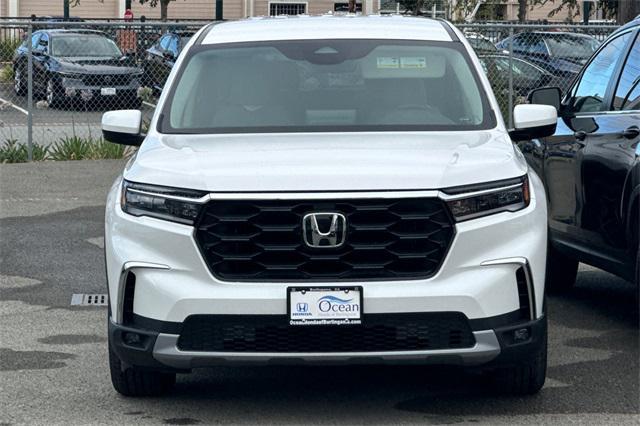 new 2025 Honda Pilot car, priced at $48,280