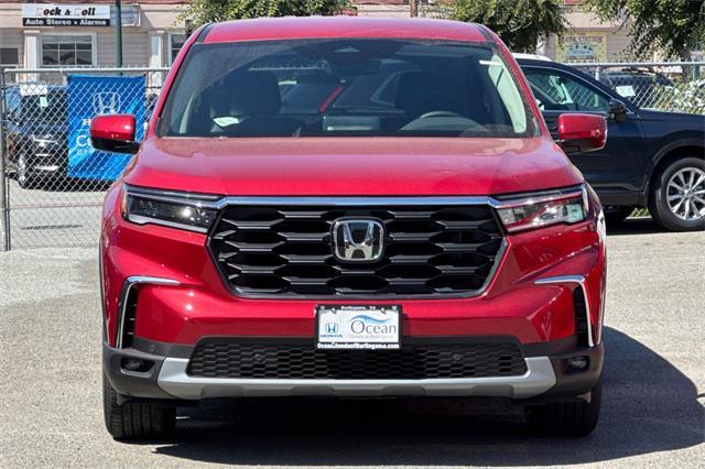 new 2025 Honda Pilot car, priced at $45,405