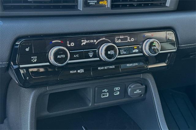 new 2025 Honda Pilot car, priced at $45,405