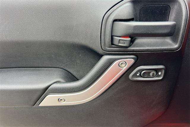 used 2015 Jeep Wrangler Unlimited car, priced at $20,500