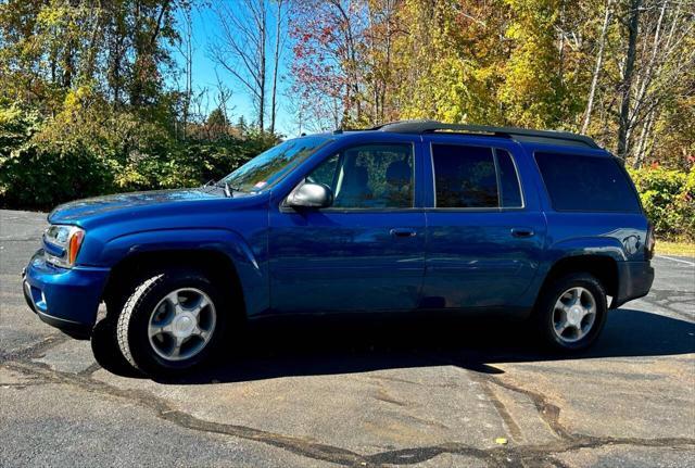 used 2005 Chevrolet TrailBlazer EXT car, priced at $4,000