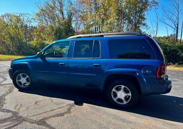 used 2005 Chevrolet TrailBlazer EXT car, priced at $4,000