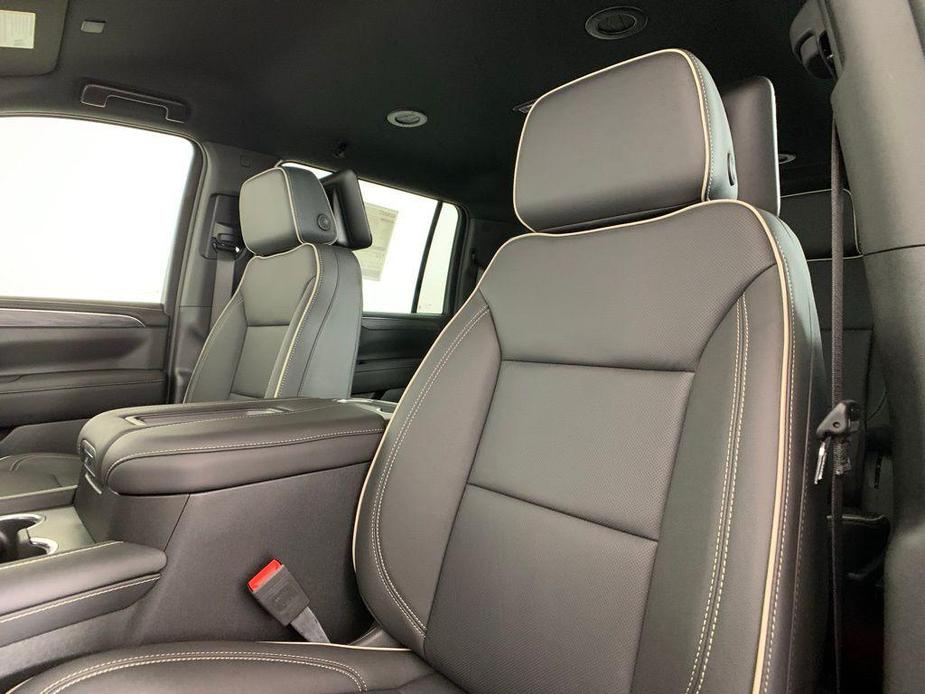 new 2024 GMC Yukon XL car, priced at $72,380