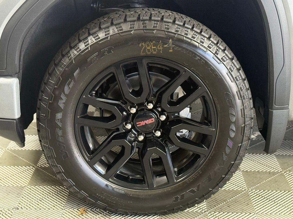new 2025 GMC Sierra 1500 car, priced at $49,685