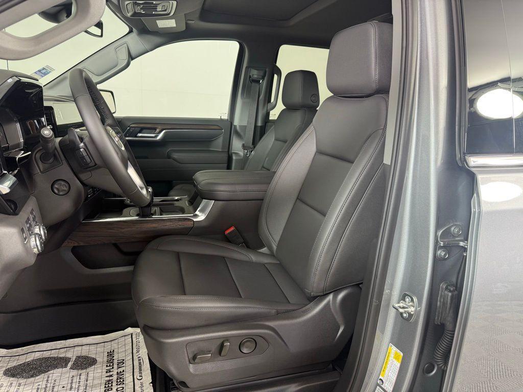 new 2025 GMC Sierra 1500 car, priced at $64,635
