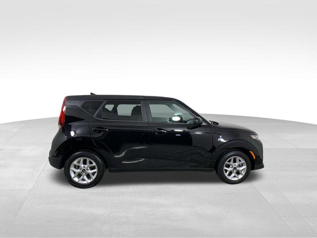 used 2022 Kia Soul car, priced at $17,992