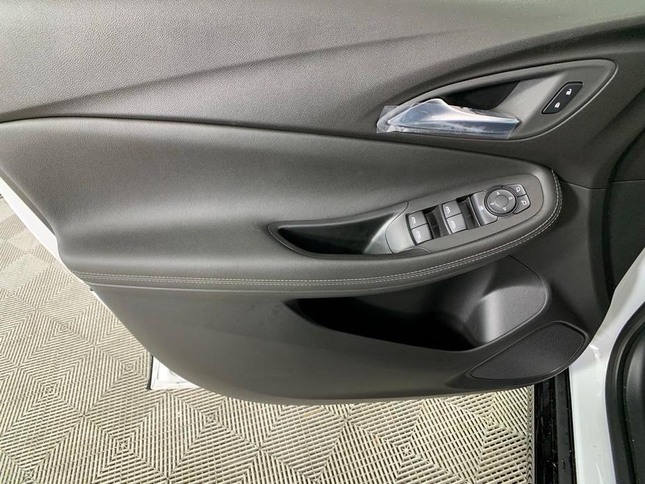 new 2024 Buick Encore GX car, priced at $25,699