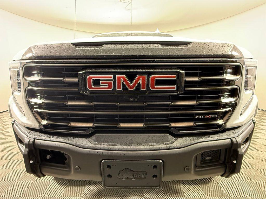 new 2025 GMC Sierra 1500 car, priced at $73,040
