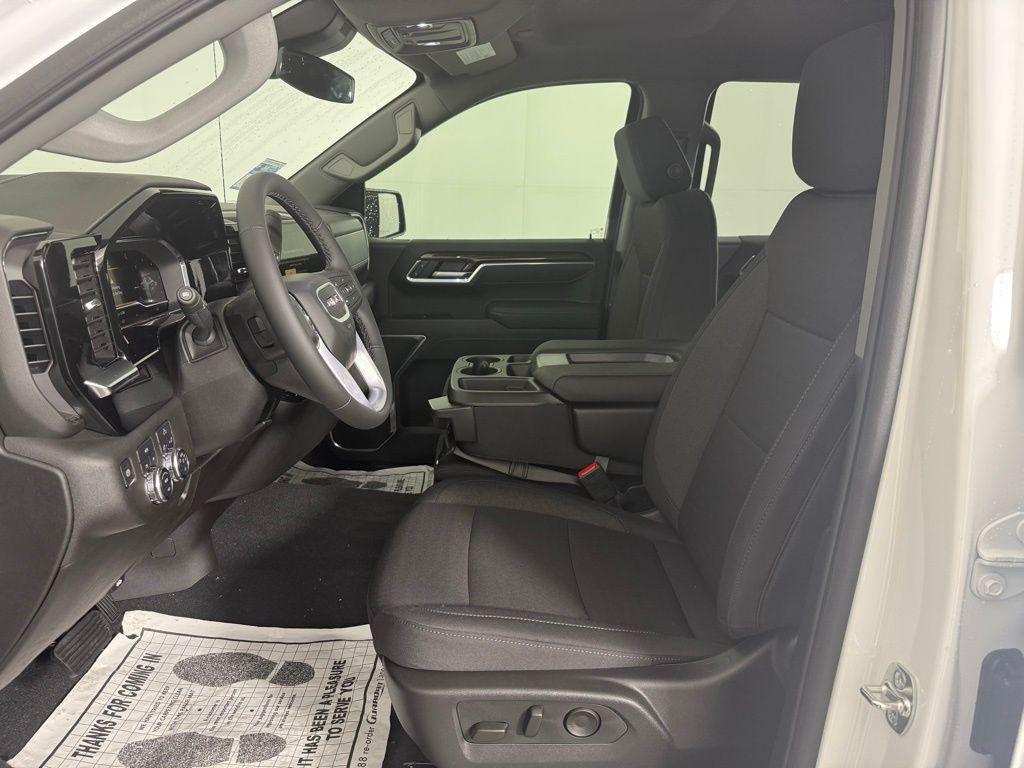 new 2025 GMC Sierra 1500 car, priced at $49,940