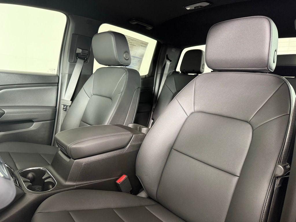 new 2025 GMC Canyon car, priced at $48,260