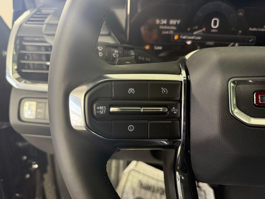 new 2025 GMC Acadia car, priced at $50,365