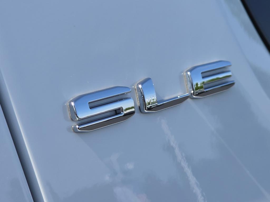 used 2023 GMC Acadia car, priced at $28,342