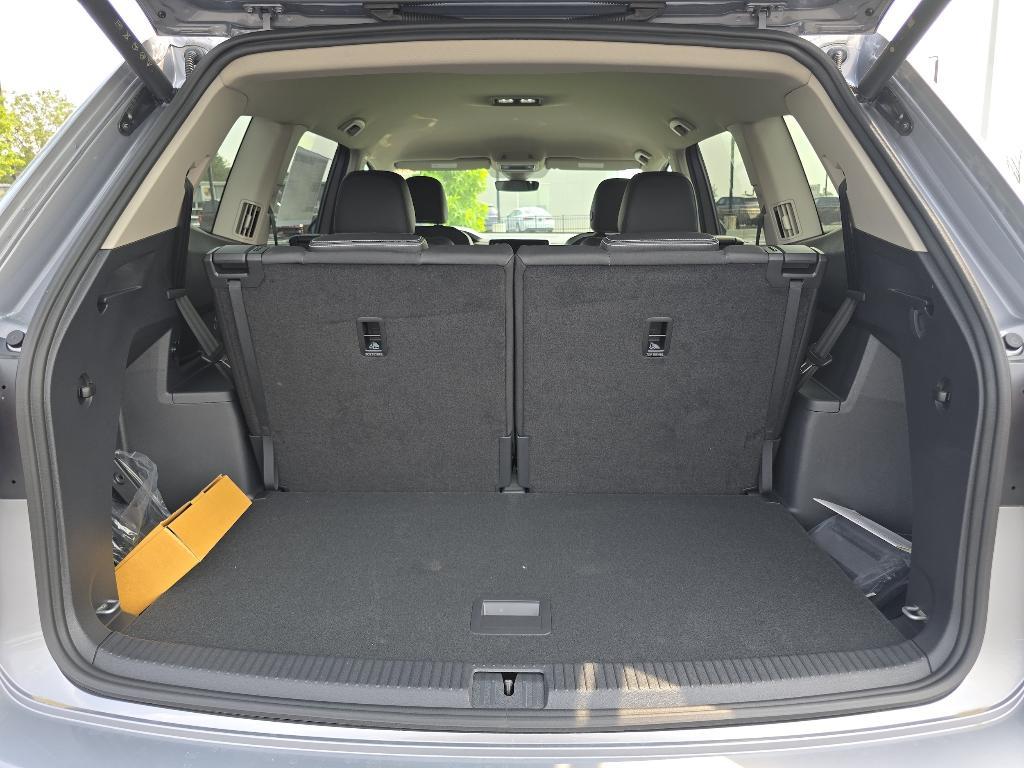 new 2025 Volkswagen Atlas car, priced at $45,679
