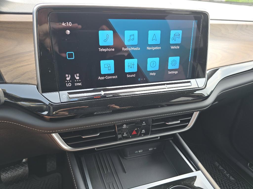 new 2025 Volkswagen Atlas car, priced at $45,679