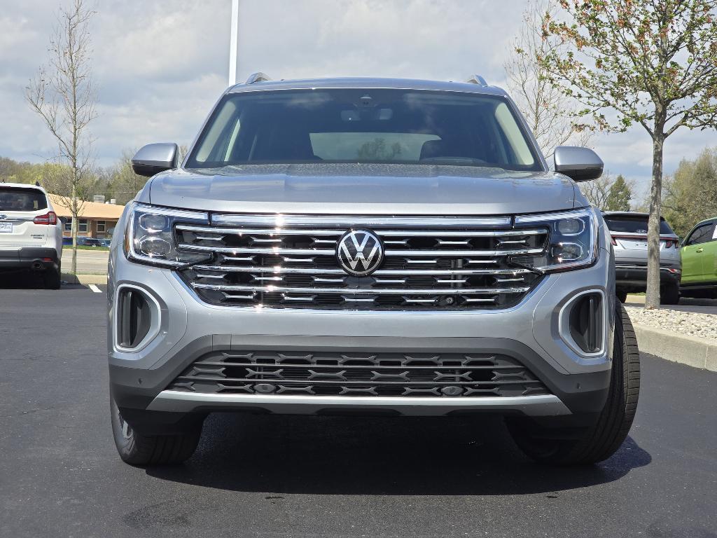 new 2025 Volkswagen Atlas car, priced at $49,804