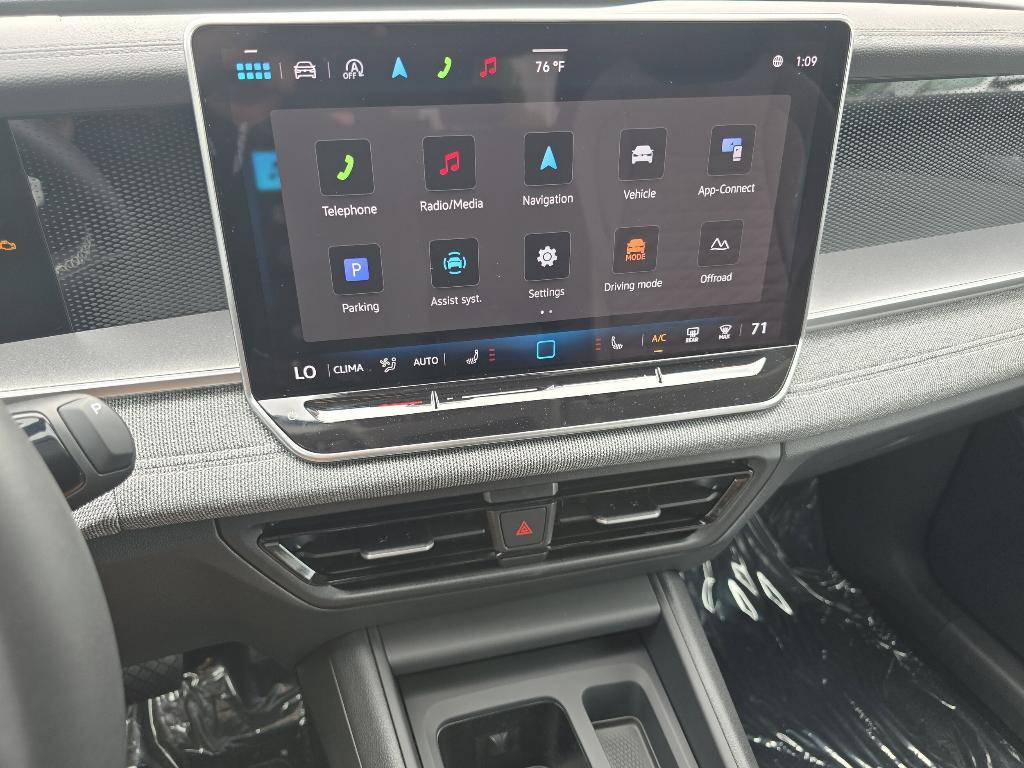 new 2025 Volkswagen Tiguan car, priced at $29,796