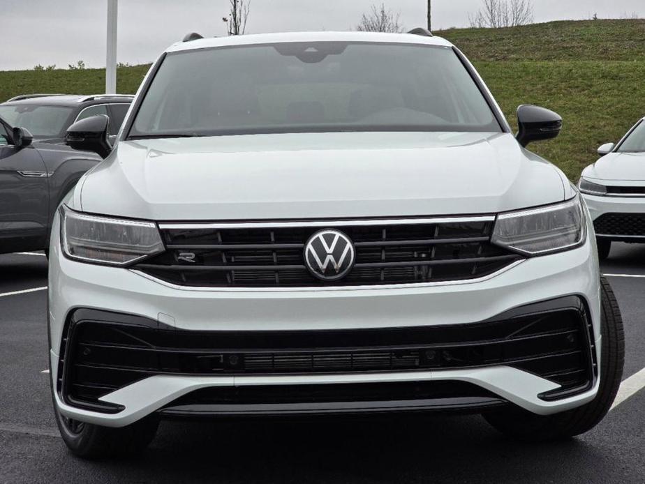 new 2024 Volkswagen Tiguan car, priced at $37,666