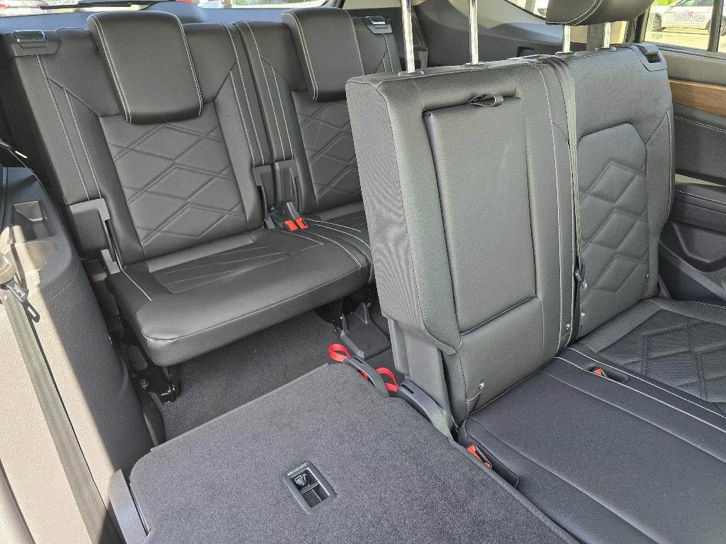 new 2025 Volkswagen Atlas car, priced at $45,200